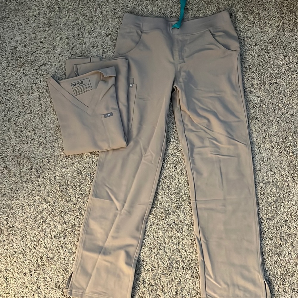 Khaki figs size small with cargo pant